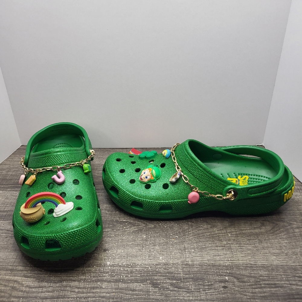 CROCS Lucky Charms Green Mens 11 with Jibbitz NEW